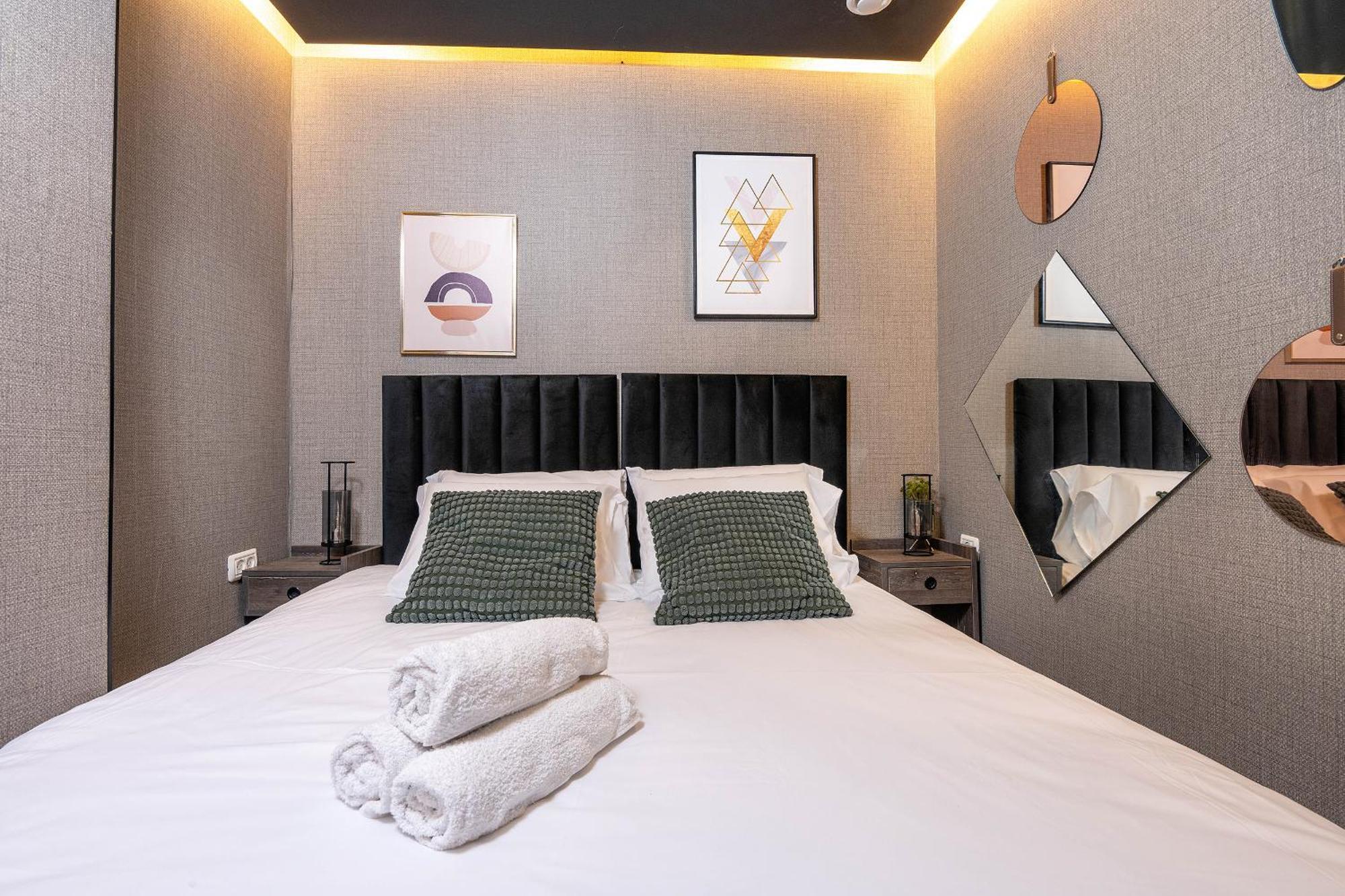 On The Walls - Mamilla View - *
